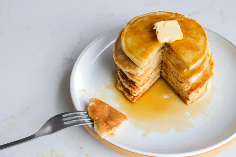 Fluffy-Pancakes-3-min.jpg